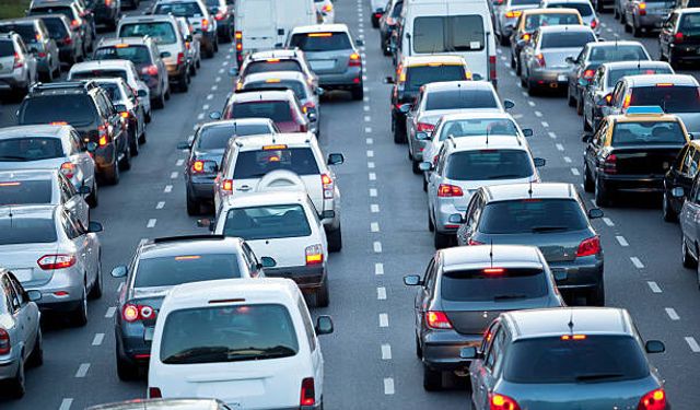 Trafikte Rekor Araç Yoğunluğu! Türkiye 2025’i 33,6 Milyon Taşıtla Kapattı! Aralık’ta Kayıtlar Fırladı!
