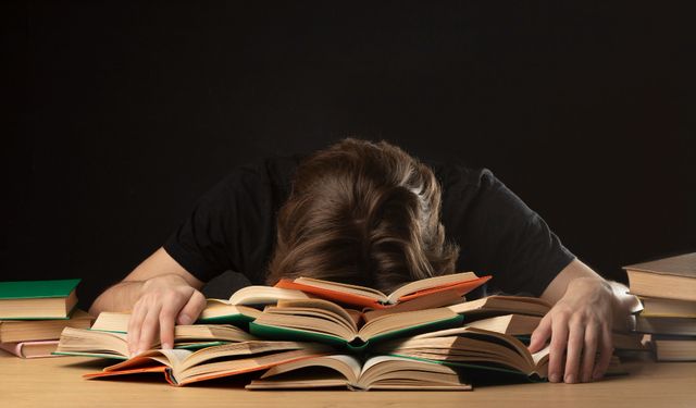 Bayılma veya Aklın Yitirilmesi Abdesti Bozar Mı?