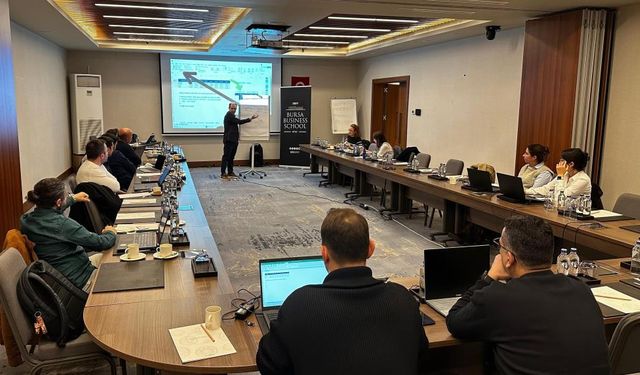 Bursa Business School’da stratejik veri analitiği eğitimi!