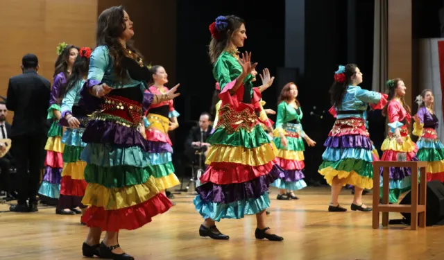 Bursa’da Roman ve Balkan Gecesi Kültür Şölenine Dönüştü