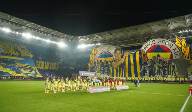 Fenerbahçe Taraftarından Derbi Öncesi Görsel Şölen