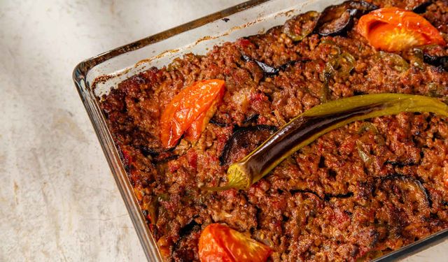 Fırında Patlıcan Oturtma Gerçekten Bu Kadar Lezzetli Olabilir Mi, Püf Noktalarıyla Nasıl Hazırlanır?