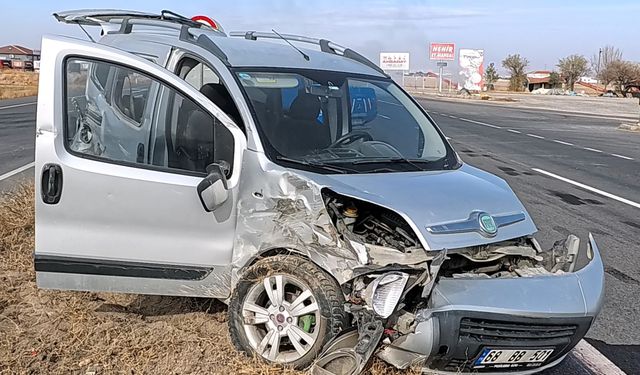 Hastaneden dönen karı koca kaza yapıp hastanelik oldu