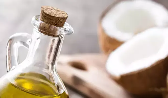 Hindistan cevizi yağı zeytinyağının yerini mi alacak? Uzmanlara göre aralarındaki tek temel fark bu!