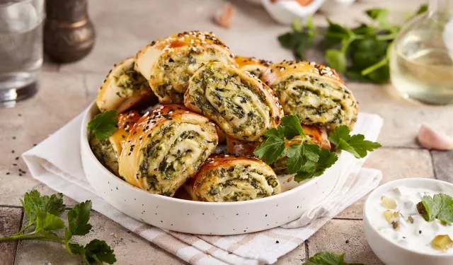 Çıtır Çıtır Ispanaklı Börek Nasıl Yapılır, Evde Kolayca Lezzetli Sonuç Almak Mümkün Mü? İşte Tarifi