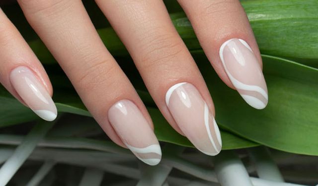 Kalıcı Oje Mi Protez Tırnak Mı Daha Sağlıklı? Aralarındaki Gerçek Fark Ne ve Hangisini Tercih Etmeliyiz?