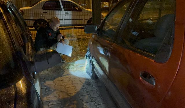 Kayseri’de otoparktaki 5 otomobilin lastiğini kestiler