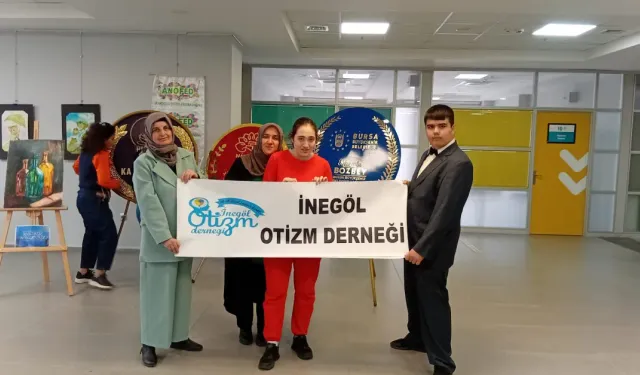 Otizmli genç yetenek Ali Doğan’ın sergisi Bursa’da açıldı