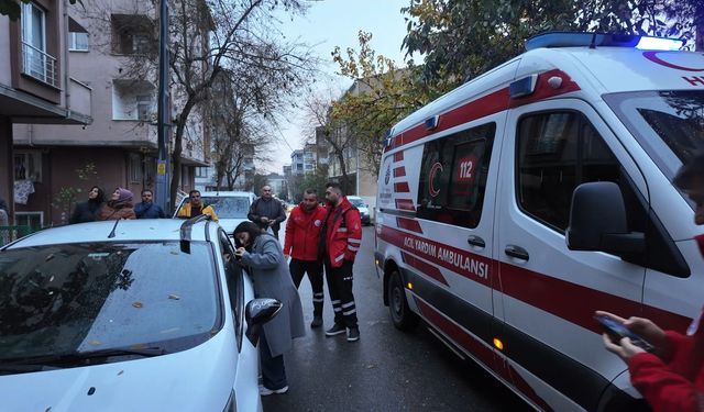 Otomobilde unutulan bebek kurtarıldı