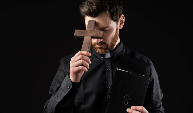 Rüyada Hıristiyan Görmek Ne Anlama Gelir? Diyanet, İhya, Nablusi ve Diğer Kaynaklara Göre Tabirler