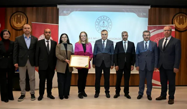 Sıfır Atık Yarışmasında Bursa Birincisi Olan İnegöl İlkokulu’na Çevre Beratı