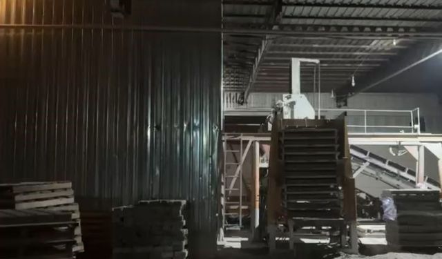 Burdur'da pres makinesine sıkışan işçi yaralandı