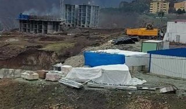 Artvin'de inşaattan düşen işçi hayatını kaybetti