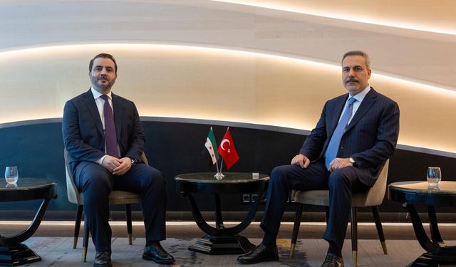 Hakan Fidan, Fransa’da Esad Hasan Şeybani ile Görüştü