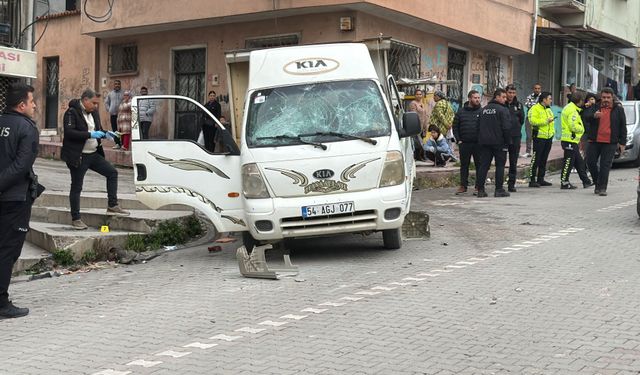 Edremit'te alacak verecek kavgası kanlı bitti! 2 yaralı