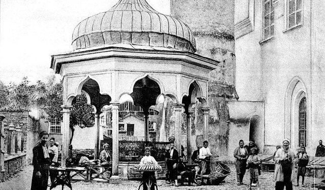 Necaset Nedir? Kurumuş Necasetin Elbiseye Değmesi Namaza Engel mi? Diyanet’in Cevabı