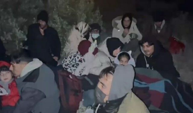 Çeşme’de 25 düzensiz göçmen yakalandı