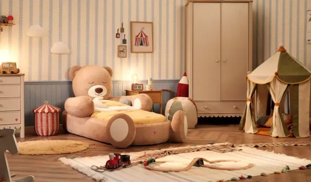 Çilek’ten Kendi Yatağına Geçiş Sürecini Destekleyen Yeni Uyku Arkadaşı: Teddy Ayıcık Karyola