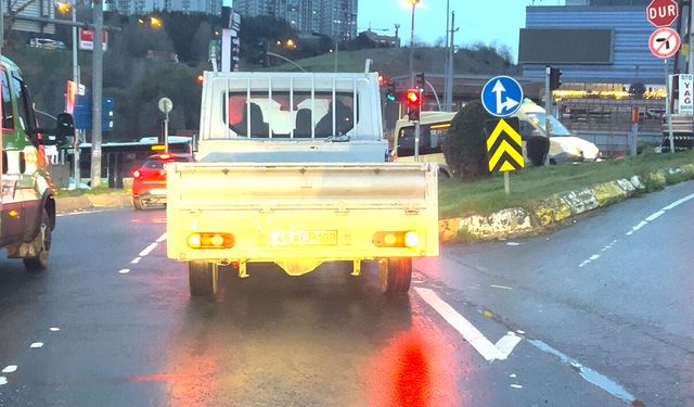 Sultangazi’de trafikte yol verme tartışması: Tehditler savurdu, 6 bin 498 TL ceza kesildi