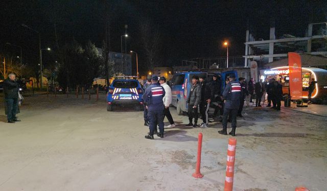 İnegöl’de Kaçak Göçmen Operasyonu! 9 Suriye Uyruklu Kişi Yakalandı