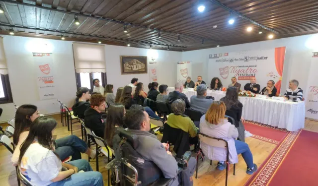 İnegöl'de Tiyatronun Geleceği Konuşuldu: Sanatın Rotası Çizildi