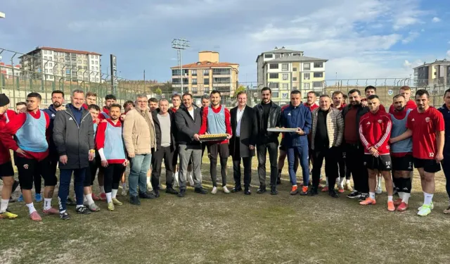 İnegölspor’a Kritik Maç Öncesi Sürpriz Ziyaret