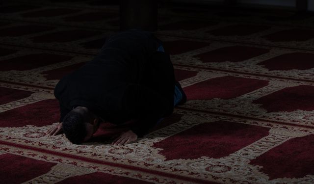 Namaz Kılarken En Çok Yapılan 10 Hata | Siz de Bunlardan Birini Yapıyor Olabilirsiniz