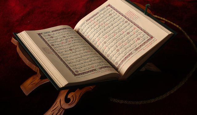 Rüyada Hücurat Suresi Görmek Ne Anlama Gelir? İşte Dini Rüya Tabirleri