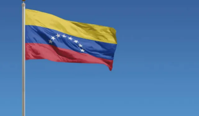 Venezuela Miraflores Sarayı çevresinde silah sesleri duyuldu