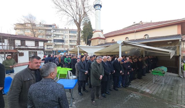 Adem Demirel’in annesi Asiye Demirel son yolculuğuna uğurlandı