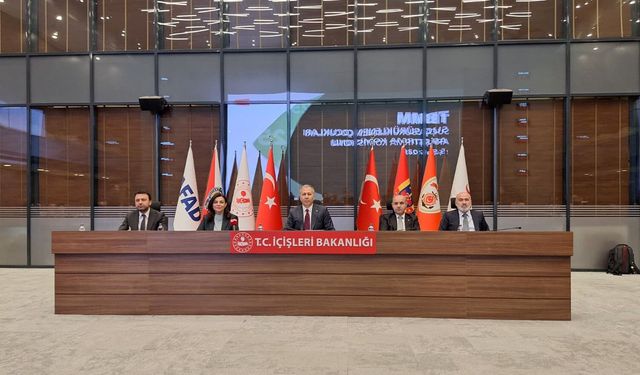 Bakan Yerlikaya, Suça Sürüklenen Çocuklar Komisyonu ile Bir Araya Geldi