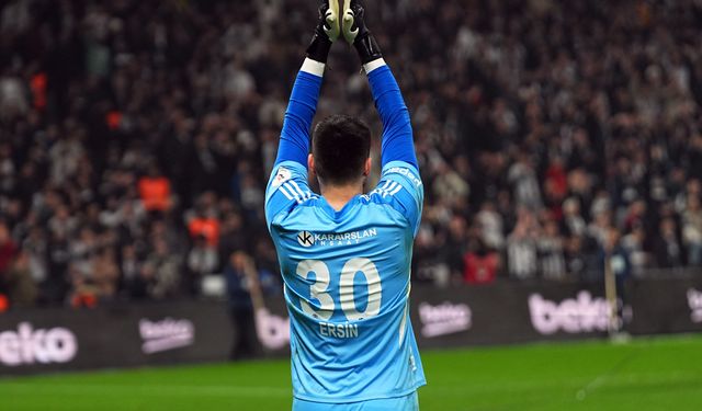 Beşiktaş taraftarından Ersin Destanoğlu'na önce tepki, sonra destek