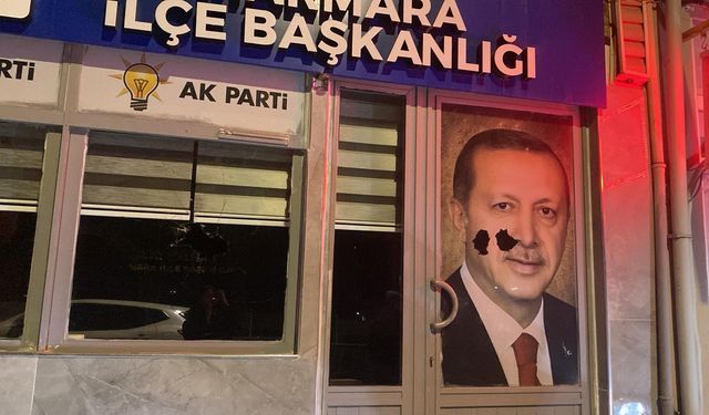 AK Parti Marmara ilçe binasına taşlı saldırı