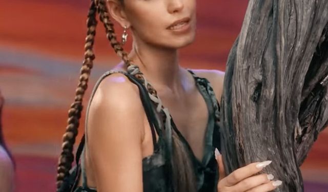 Beren Saat'in İngilizce Şarkısı Sosyal Medyayı Salladı!