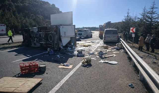 Denizli'de feci kazada baba ve oğlu hayatını kaybetti