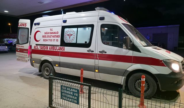 İnegöl’de Otomobil ile Motosiklet Çarpıştı! 3 Yaşındaki Çocuk Yaralandı