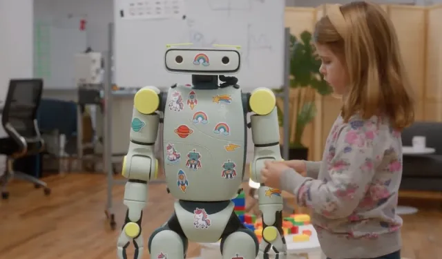 İnsanlarla Daha Rahat İletişim Kursun Diye Tasarlandı! Yumuşak Gövdeli Yeni İnsansı Robot Sprout Sahneye Çıktı