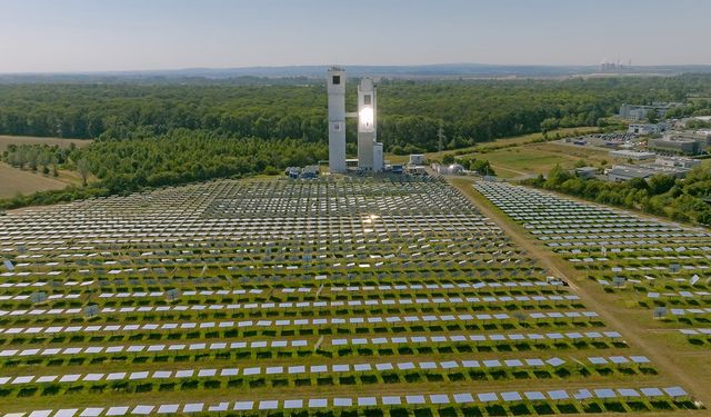 Karbondioksitten Benzin Üretmenin Yolu Bulundu! Yapay Fotosentez Umut Veriyor