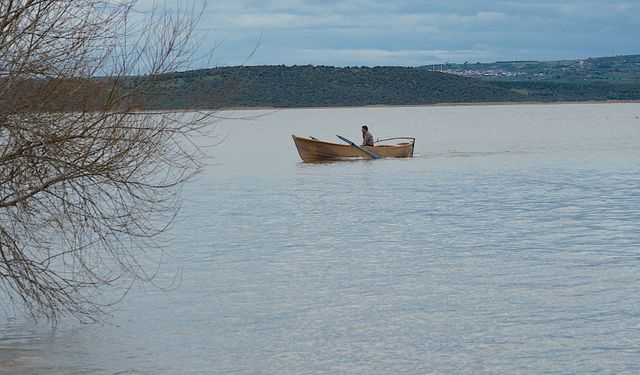 Uluabat Gölü Kuraklıkla Boğuşuyordu... Yağışlarla Yeniden Küçük Venedik Oldu