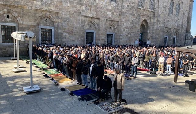 Cuma Namazında Geç Kalanlar Ne Yapmalı? İşte Cevabı!