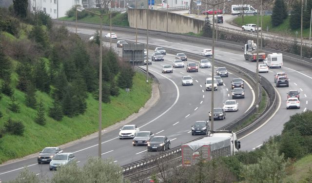 TEM’de bayram dönüşü yoğunluğu