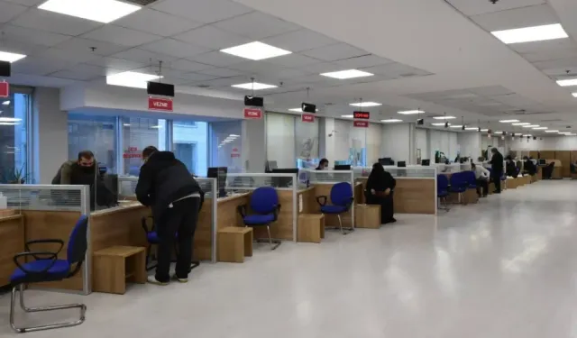 Arefe günü bankalar açık mı?