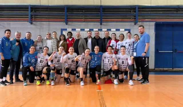 Bursa Büyükşehir Belediyespor Hentbolda Avrupa Yarı Finalinde!