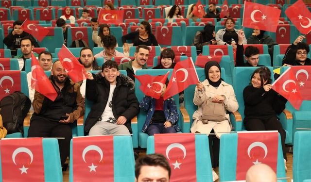 Bursa'da Milli maç heyecanı dev ekranda yaşandı!