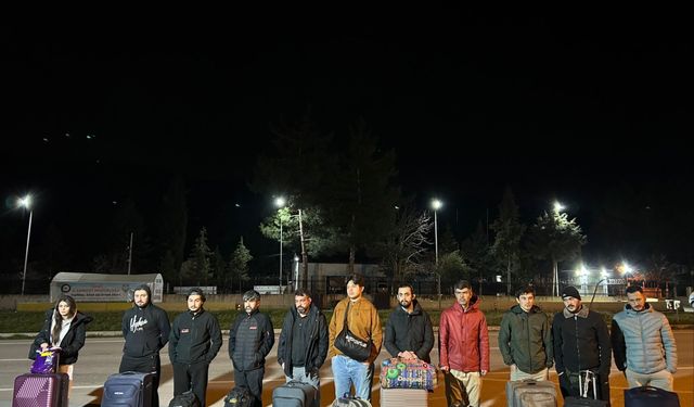 Durdurulan otobüste 11 kaçak göçmen yakalandı