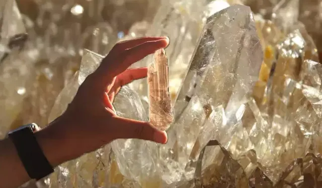 Elmastan 10 Bin Kat Daha Nadir! Dünyada Sadece Türkiye’de Çıkarılan Bu Taş Neden Bu Kadar Değerli?