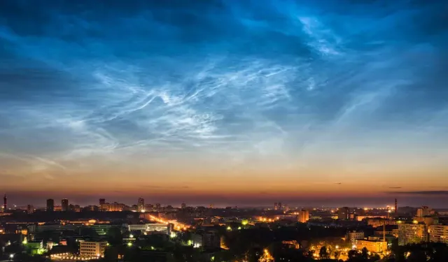 Gece gökyüzü neden daha net görünür?