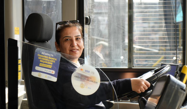 Hayaliydi, başardı! Şehrin ilk kadın otobüs şoförü oldu