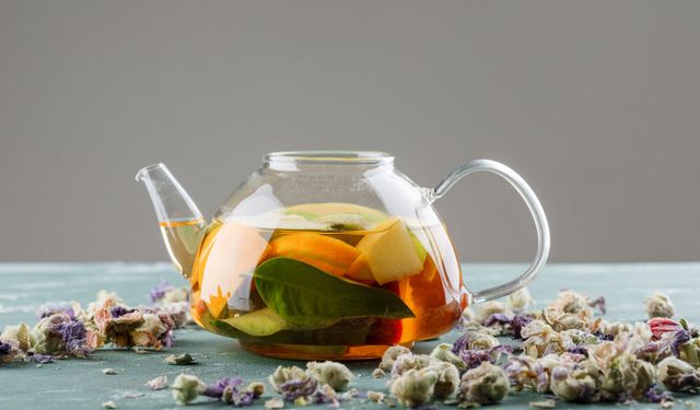 İftar ve Sahurda Suyu Sevdiren ve Vücudu Temizleyen Detoks Su Tarifleri