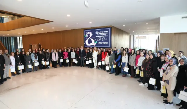 İnegöl Belediyesi’nde kadın personele 8 Mart sürprizi